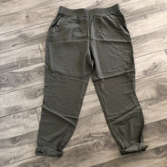 Ardene's Green Loose Jogger Pant - Picture 3 of 6